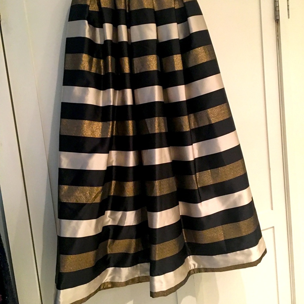 Beautiful Eliza J formal long skirt. Only worn once.